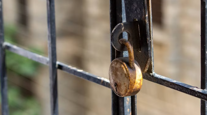 Lock in school - Photo : iStock (symbolic photo)