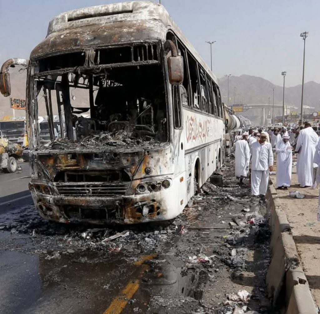 बस हादसे की तस्वीर